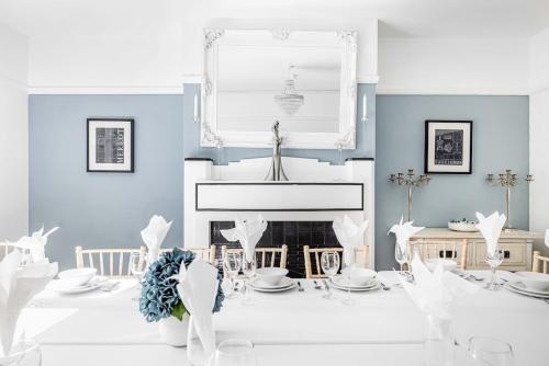 Harewood Haven in Littledown and Iford