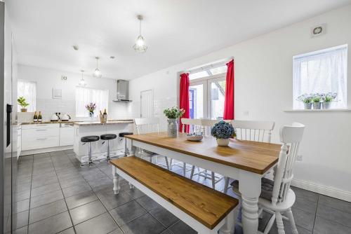 Harewood Haven in Littledown and Iford