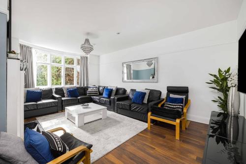 Harewood Haven in Littledown and Iford