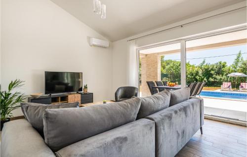 Luxurious Home In Trget in Brgod