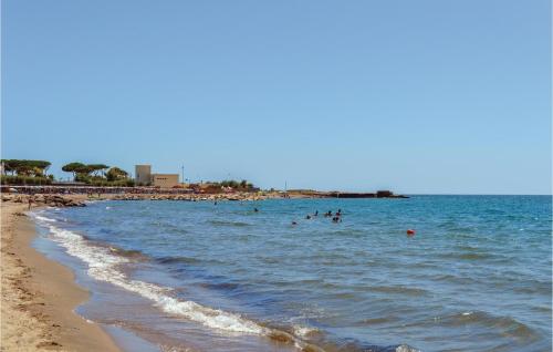 One-Bedroom Apartment in Ladispoli (RM) - image 10