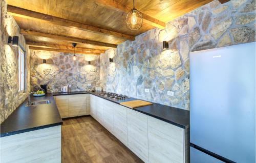 köök, Nice Apartment In Smokvica Krmpotska in Smokvica Krmpotska