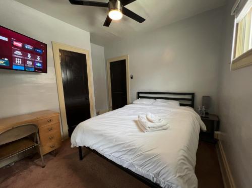 Great Room near Cleveland airport, Cleveland (photo 8)