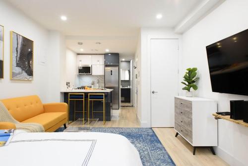 1597-12 NEW Studio Prime UES WD in unit, New York (Foto 9)