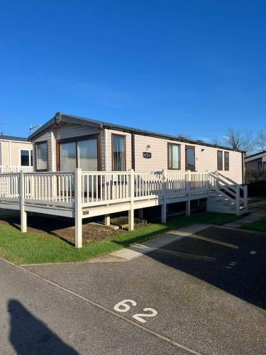 Sunflower 62 Braunton