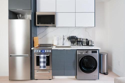 48-4RE Brand New 1BR Prime Midtown West WD, New York (photo 7)