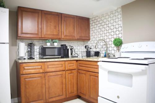 Golden Gateway Studio 20 Min NYC