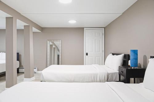 Golden Gateway Studio 20 Min NYC