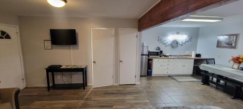 5 สตรีท อินน์ (5th Street Inn) in มาริโปซา (CA)