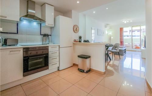 Two-Bedroom Apartment in Orihuela - image 11