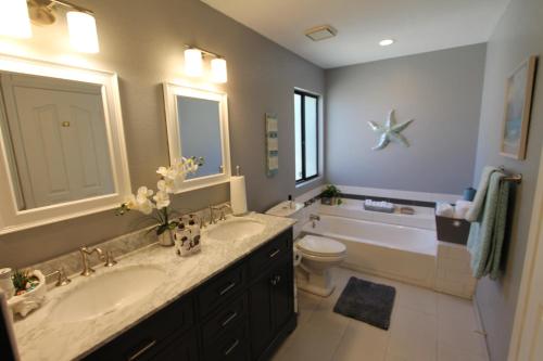 Comfortable vacation property minutes from downtown in Cathedral City, USA