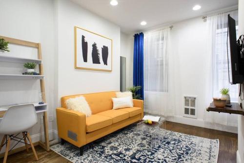 69-2A Holiday Retreat Prime Lower East Side 1BR Apt, New York (photo 2)