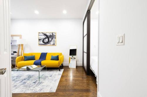 69-2D Stylish Lower East Side 1BR Apt, New York (photo 4)