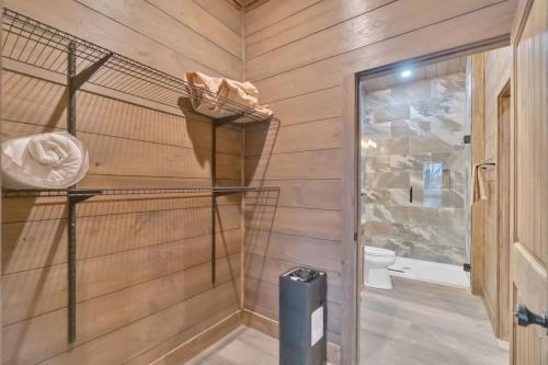 Luxury 6-Bedroom Cabin with Pool Walland