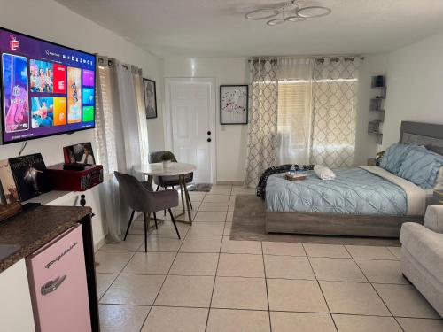 NUEVO estudio a 5minutos de Hialeah Park & Casino in Hialeah, USA