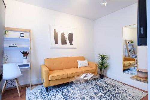 69-5D Winter Getaway Stylish Lower East Side 1BR Apt, New York (Foto 2)