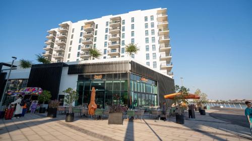 2bhk Dream Yas Island Staycation - F1 Circuit