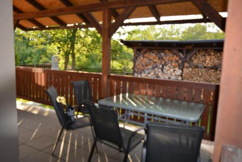 Balcony/terrace, Chalupa v Hatich in Cikhaj