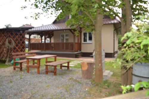 Garden, Chalupa v Hatich in Cikhaj