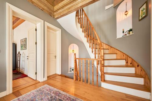 Nostalgic & Comfortable Historical Home! - image 9