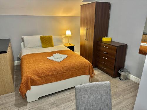 Central London Private Bedrooms in Finsbury Park Station 3