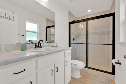 3BR House with Backyard & access to Auburndale Trail 3BR House with Backyard & access to Auburndale Trail