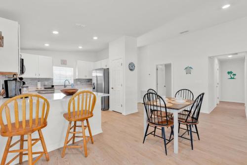 3BR House with Backyard & access to Auburndale Trail 3BR House with Backyard & access to Auburndale Trail