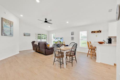 3BR House with Backyard & access to Auburndale Trail in Auburndale (FL)