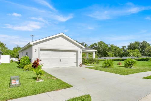 3BR House with Backyard & access to Auburndale Trail 3BR House with Backyard & access to Auburndale Trail