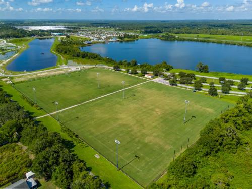 3BR House with Backyard & access to Auburndale Trail 3BR House with Backyard & access to Auburndale Trail