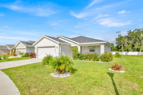 3BR House with Backyard & access to Auburndale Trail in Auburndale (FL)