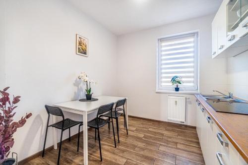 ケンジェジン＝コジレ Hostel PW INVEST HOME ホテル レストラン