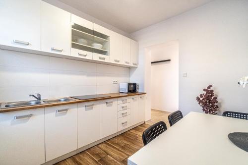 ケンジェジン＝コジレ Hostel PW INVEST HOME ホテル ロビー