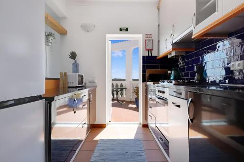 Kitchen, Arrifana Ocean View Villa in Praia da Arrifana
