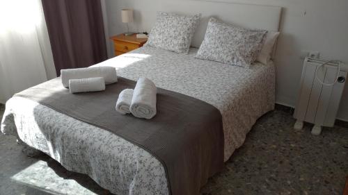 BNB LOLA - Habitacion con Bano privado en el pasillo y aire acondicionado - La Ina
