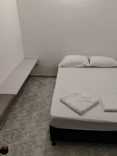 2 bedrooms, 4 beds
