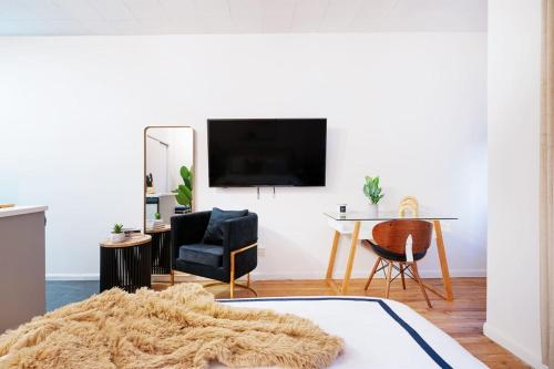 74-1C New Studio With Private Outdoors - GYM, New York (Foto 3)
