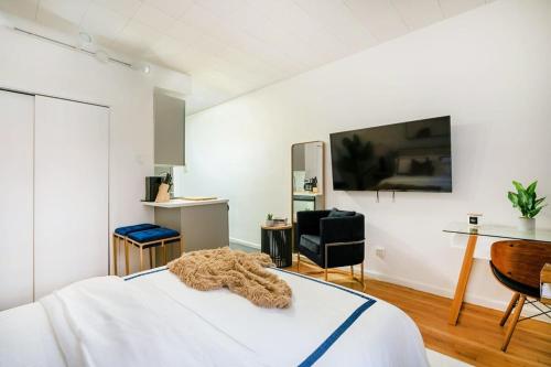 74-1C New Studio With Private Outdoors - GYM, New York (Foto 7)
