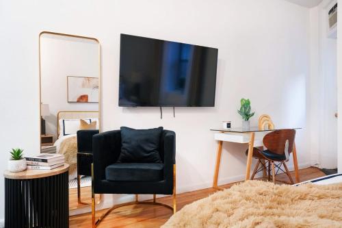 74-1C New Studio With Private Outdoors - GYM, New York (Foto 8)