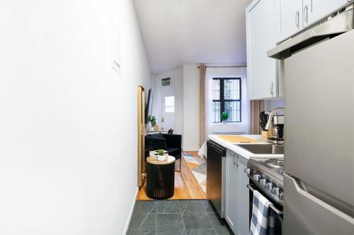 74-1C New Studio With Private Outdoors - GYM, New York (Foto 10)