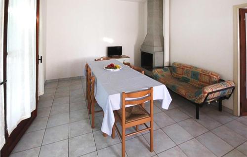 Three-Bedroom Apartment image 10