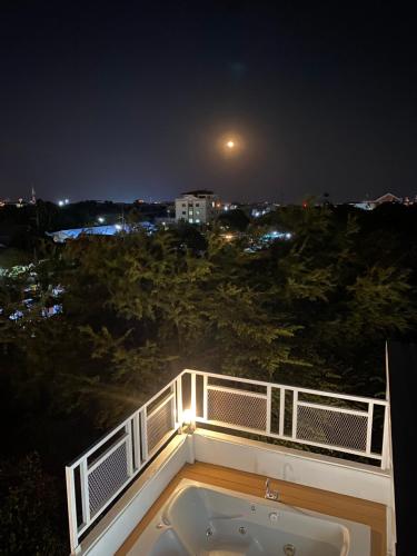후아힌 시내의  (280m², 침실 2개, 프라이빗 욕실 3개) - 주변 환경