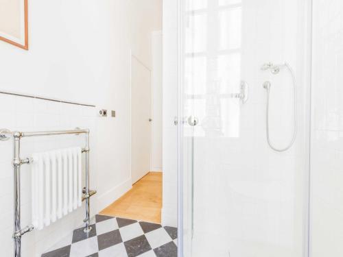 SUPERB apartment in the heart of the Marais - image 2