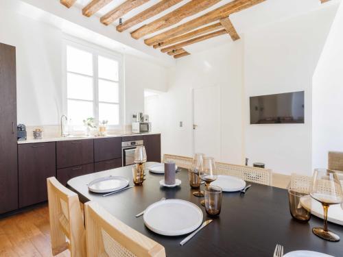 SUPERB apartment in the heart of the Marais - image 9