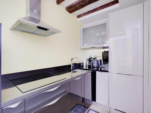 Cosy apt - 1BD 2P - Notre-Dame Cathedral Paris - image 6