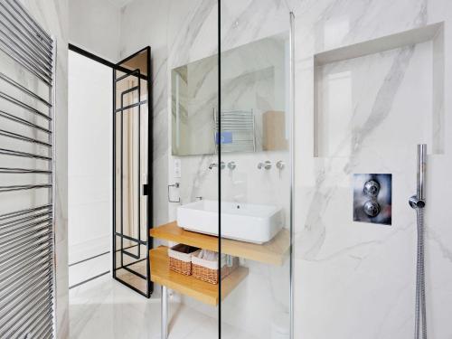 Elegant appt 3BDR 5P - Arc de Triomphe Porte Maillot - image 3