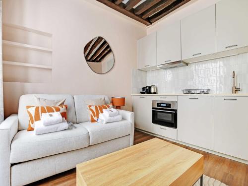 Charming studio- 2P- Le Marais gîte à louer Paris 10 Entrepôt