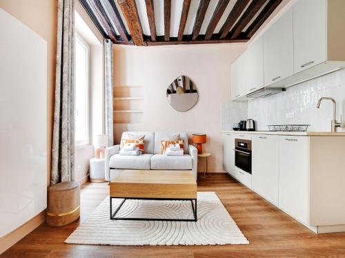 Charming studio- 2P- Le Marais - image 6
