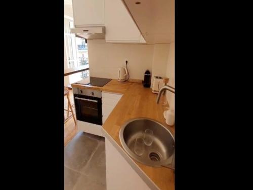Flat with balcony 1BDR 2P - Batignolles - image 4