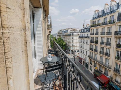 Flat with balcony 1BDR 2P - Batignolles - image 5